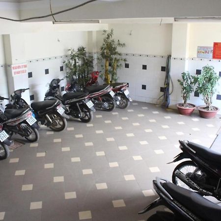 Phuong Huy Hotel Buon Ma Thuot Exterior photo